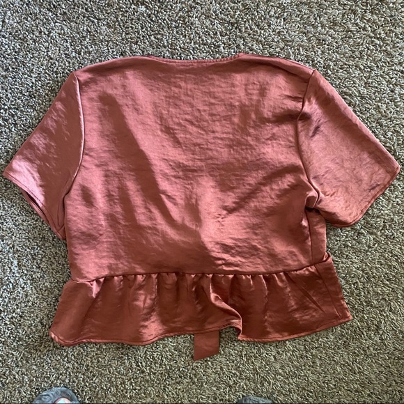 Kendall & Kylie Tie Top - Picture 4 of 4